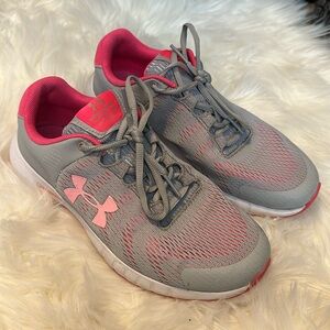 Under Armour Tennis Shoes Sneakers Youth Size 5 Women’s 7